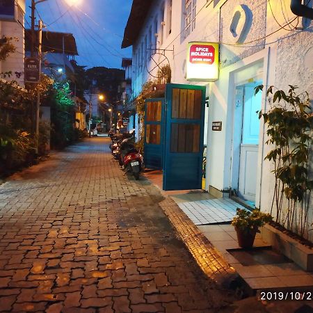 Spice Holidays Kochi Exterior photo