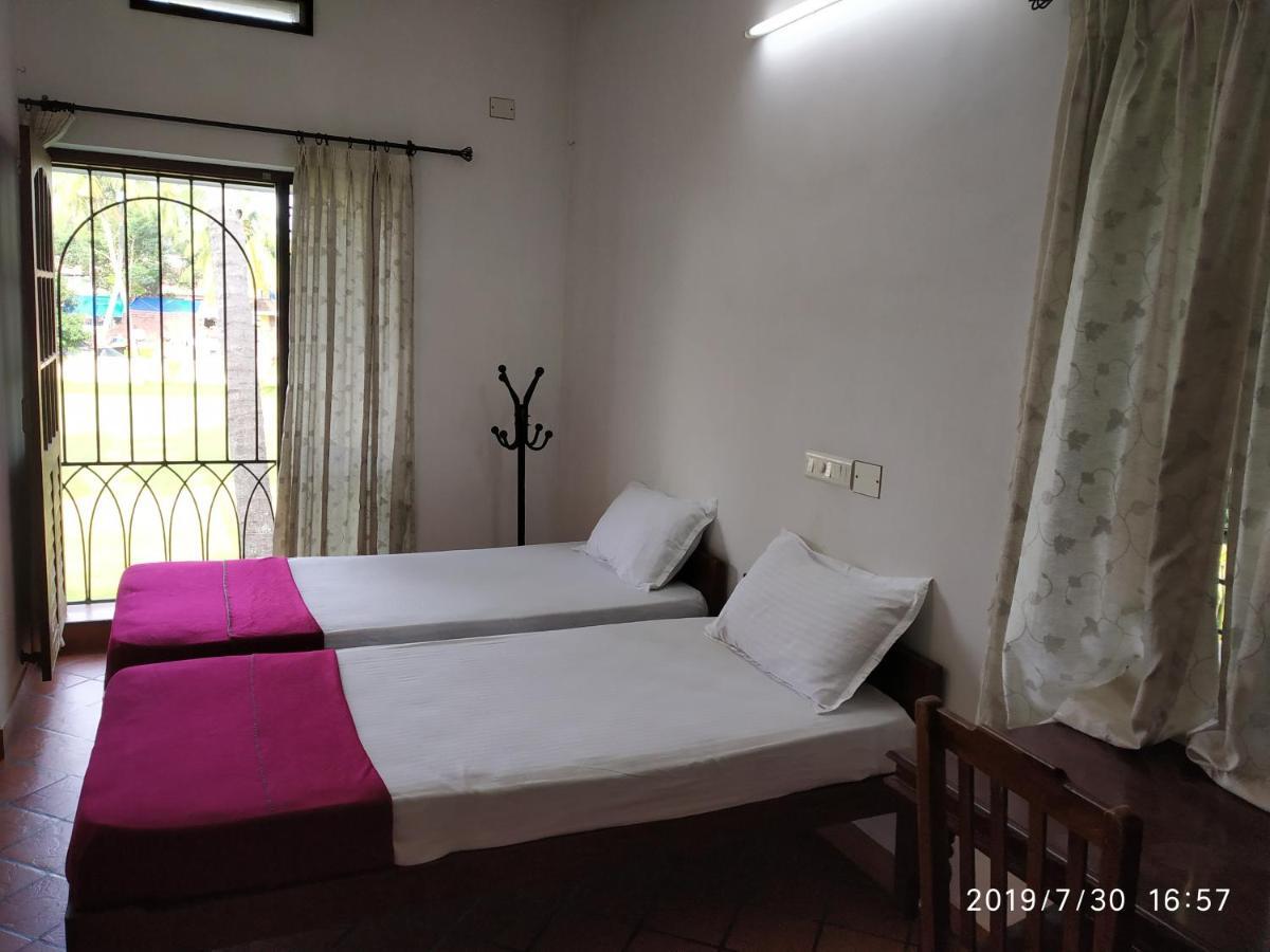 Spice Holidays Kochi Exterior photo